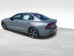 2024 S60 Thumbnail 3