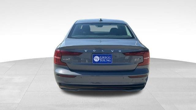 2024 Volvo S60 B5 Core Dark Theme