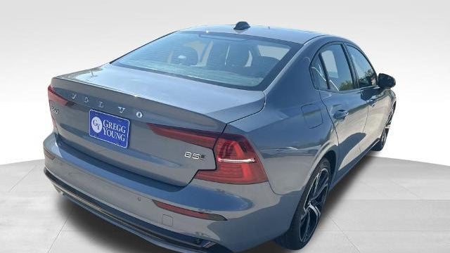 2024 Volvo S60 B5 Core Dark Theme