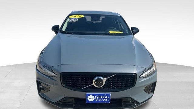 2024 Volvo S60 B5 Core Dark Theme