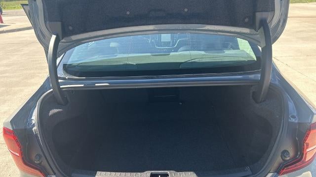 2024 Volvo S60 B5 Core Dark Theme