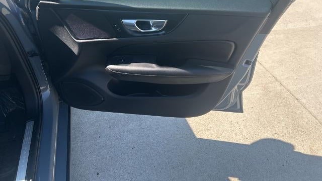 2024 Volvo S60 B5 Core Dark Theme