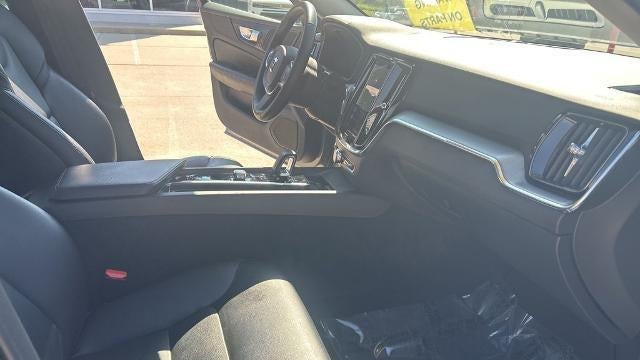 2024 Volvo S60 B5 Core Dark Theme
