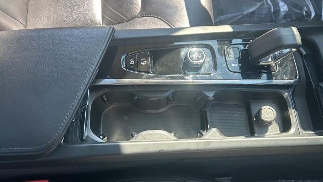 2024 Volvo S60 B5 Core Dark Theme