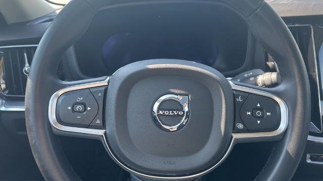 2024 Volvo S60 B5 Core Dark Theme