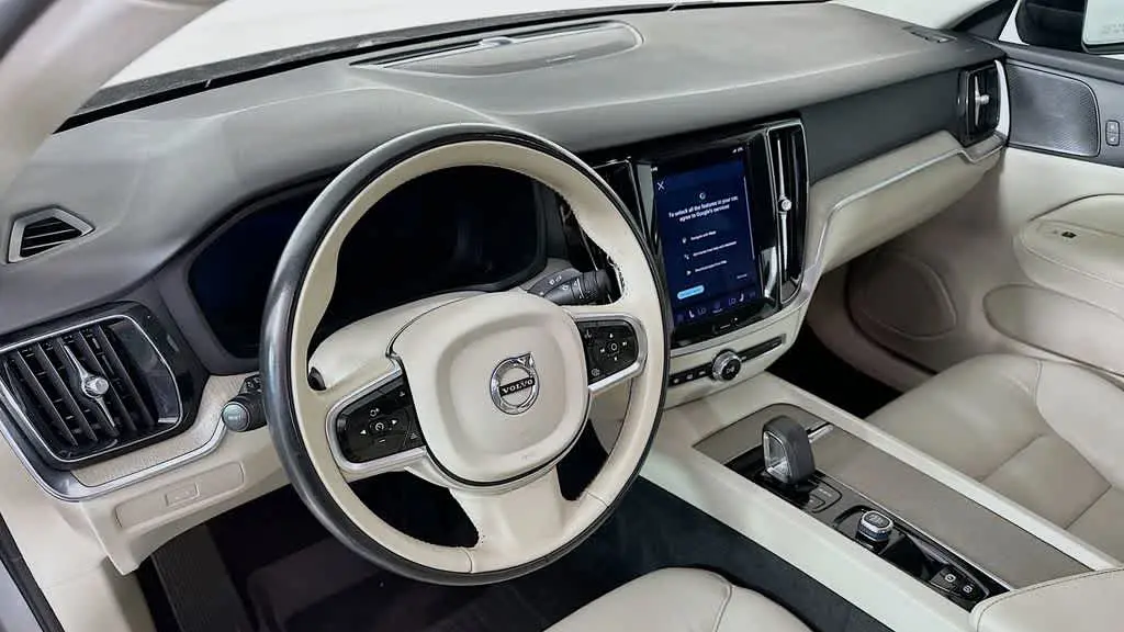 2024 Volvo S60 B5 Plus Dark Theme