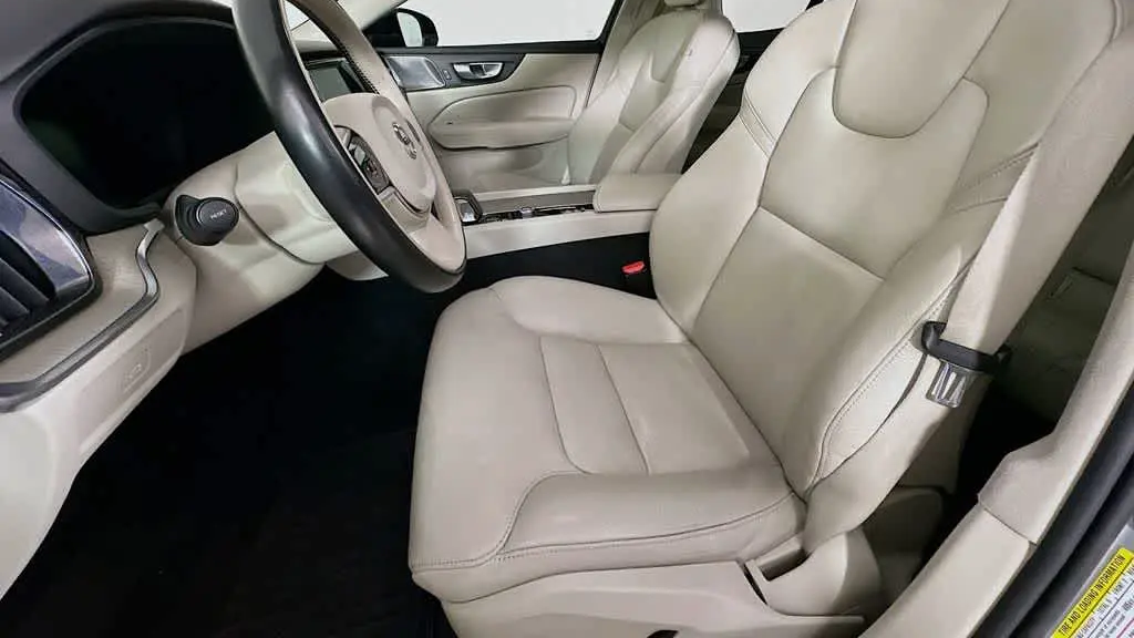 2024 Volvo S60 B5 Plus Dark Theme