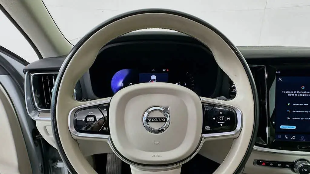 2024 Volvo S60 B5 Plus Dark Theme