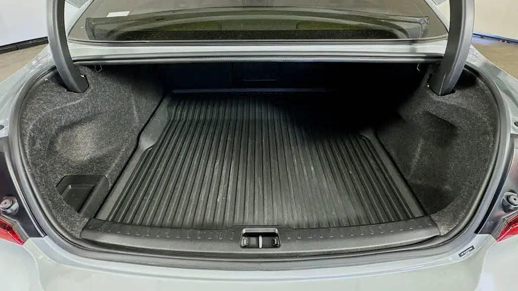 2024 Volvo S60 B5 Plus Dark Theme