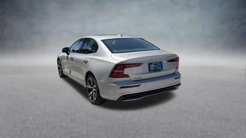 2024 Volvo S60 B5 Plus Dark Theme