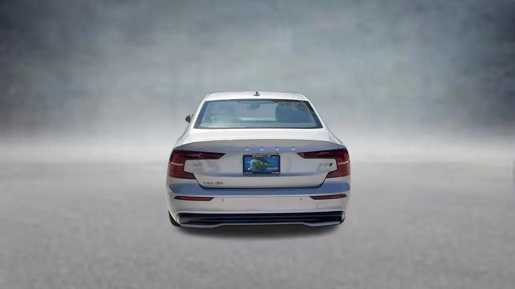 2024 Volvo S60 B5 Plus Dark Theme
