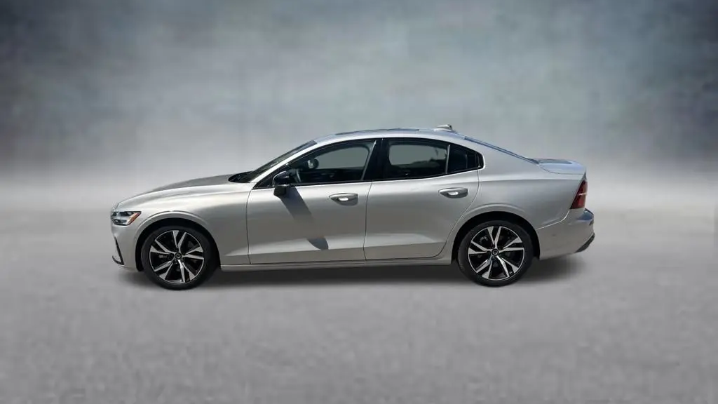 2024 Volvo S60 B5 Plus Dark Theme