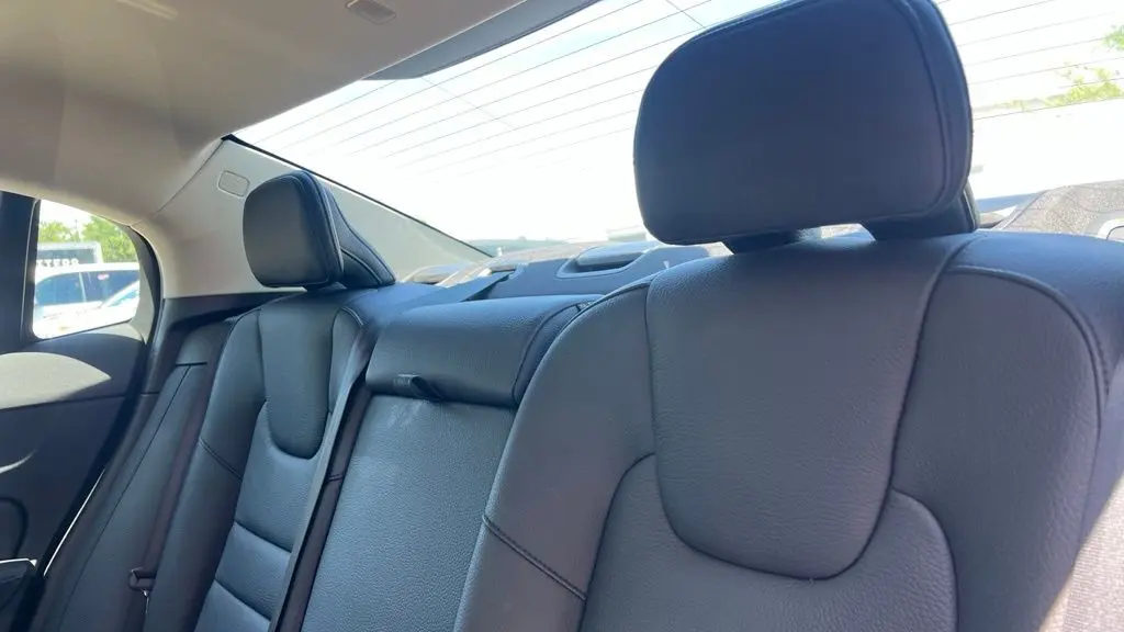 2024 Volvo S60 B5 Plus Dark Theme