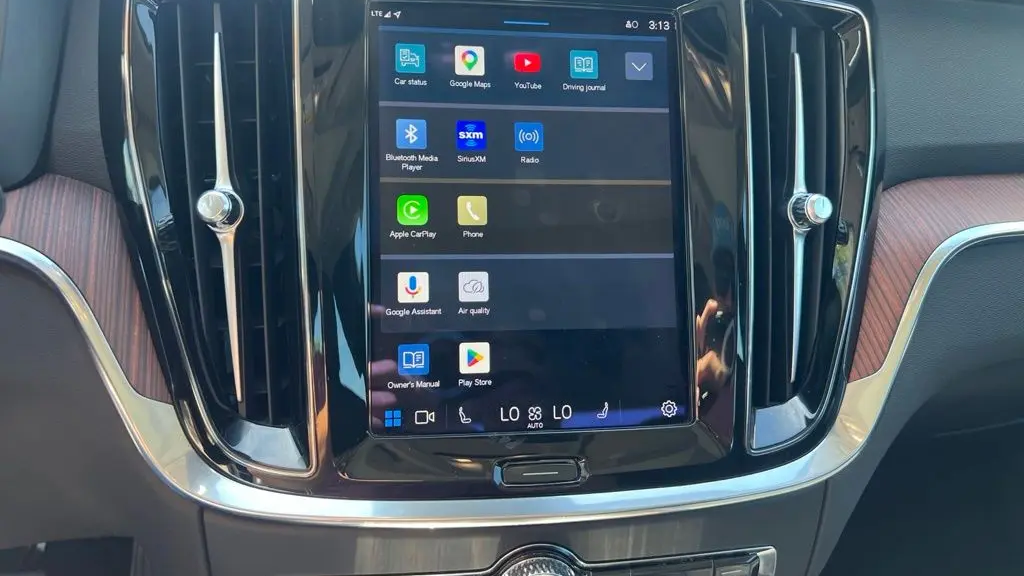 2024 Volvo S60 B5 Plus Dark Theme