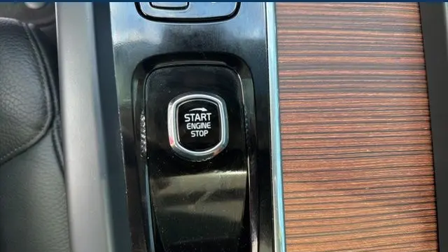 2024 Volvo S60 B5 Plus Dark Theme