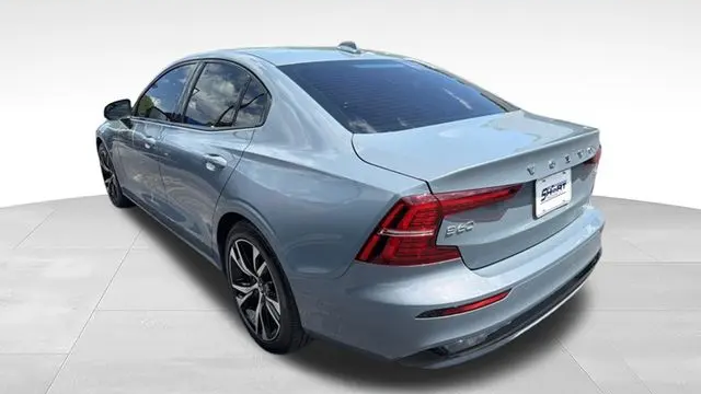 2024 Volvo S60 B5 Plus Dark Theme