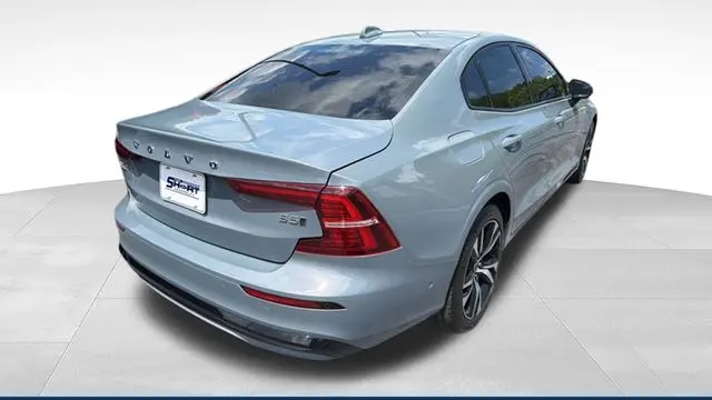 2024 Volvo S60 B5 Plus Dark Theme