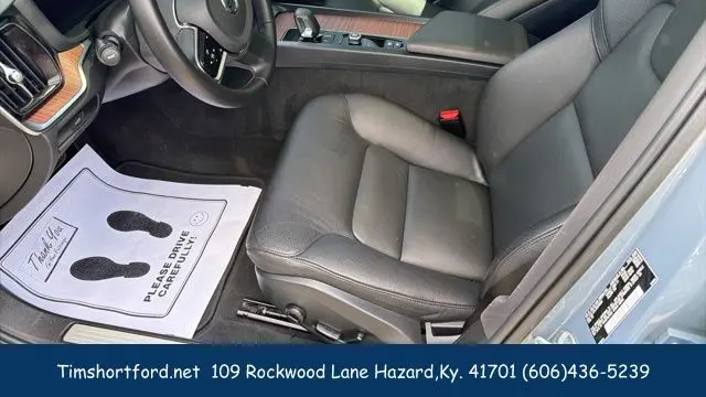 2024 Volvo S60 B5 Plus Dark Theme