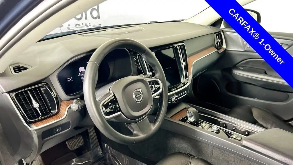 2024 Volvo S60 B5 Plus Dark Theme