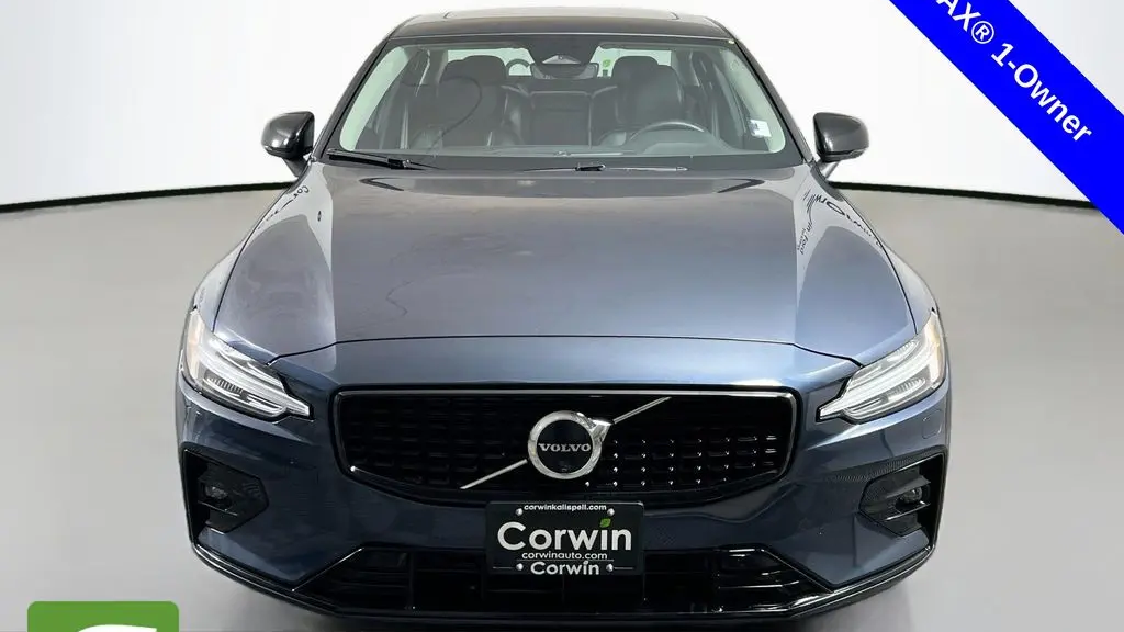 2024 Volvo S60 B5 Plus Dark Theme