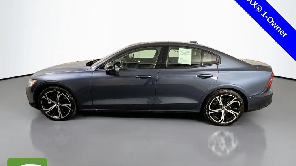 2024 Volvo S60 B5 Plus Dark Theme
