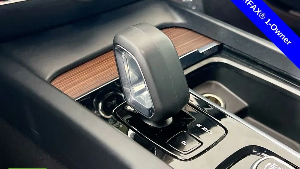 2024 Volvo S60 B5 Plus Dark Theme