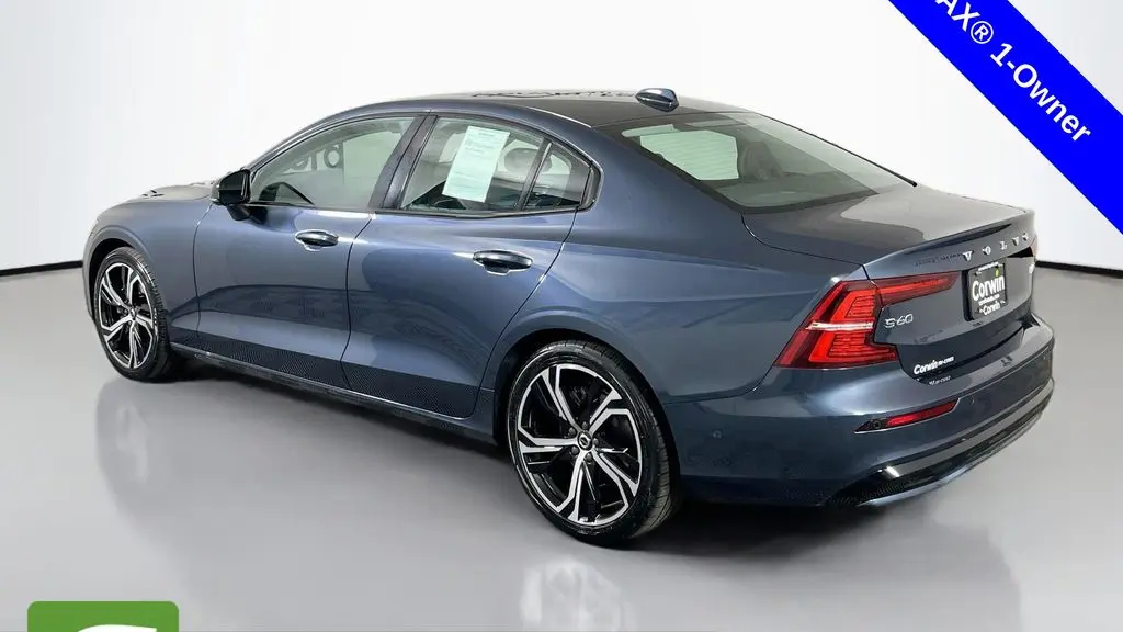 2024 Volvo S60 B5 Plus Dark Theme