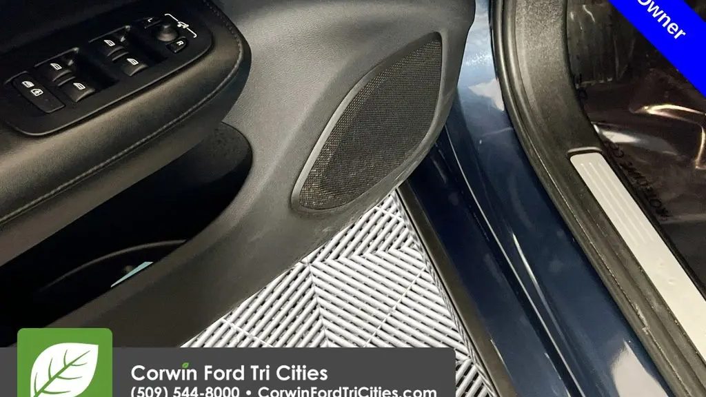 2024 Volvo S60 B5 Plus Dark Theme