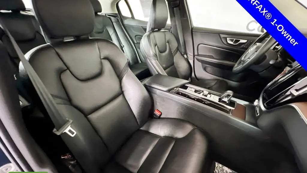 2024 Volvo S60 B5 Plus Dark Theme
