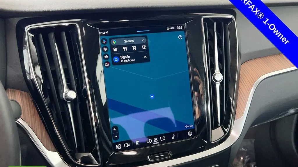 2024 Volvo S60 B5 Plus Dark Theme