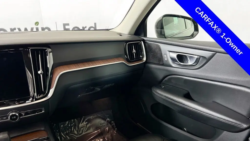 2024 Volvo S60 B5 Plus Dark Theme