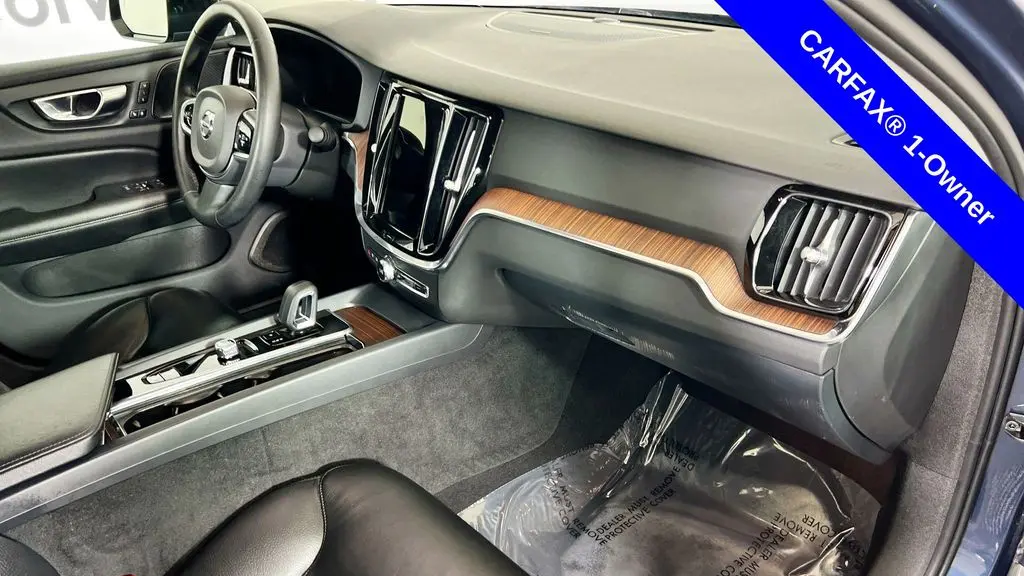 2024 Volvo S60 B5 Plus Dark Theme