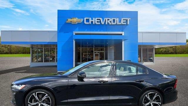 2024 Volvo S60 B5 Plus Dark Theme