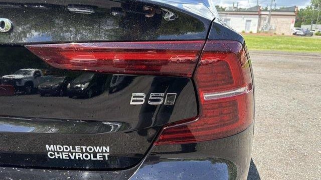2024 Volvo S60 B5 Plus Dark Theme