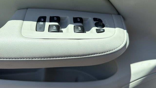 2024 Volvo S60 B5 Plus Dark Theme