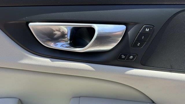 2024 Volvo S60 B5 Plus Dark Theme
