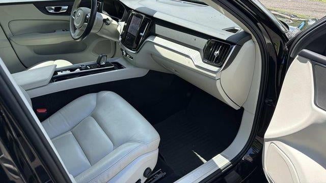 2024 Volvo S60 B5 Plus Dark Theme