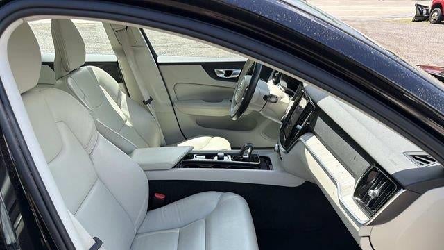 2024 Volvo S60 B5 Plus Dark Theme