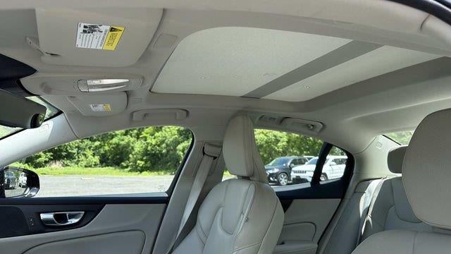 2024 Volvo S60 B5 Plus Dark Theme