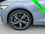 2022 S60 Thumbnail 11