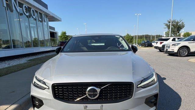 2023 Volvo S60 B5 Core Black Edition