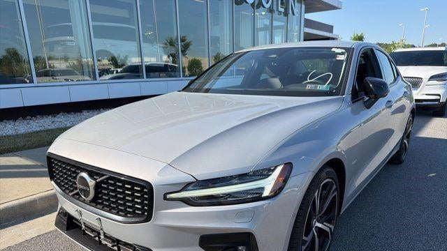 2023 Volvo S60 B5 Core Black Edition