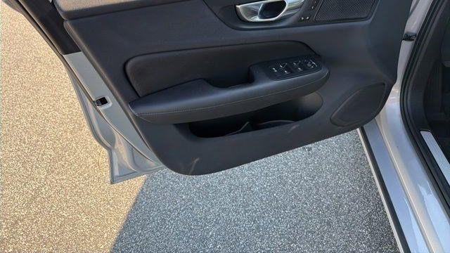 2023 Volvo S60 B5 Core Black Edition