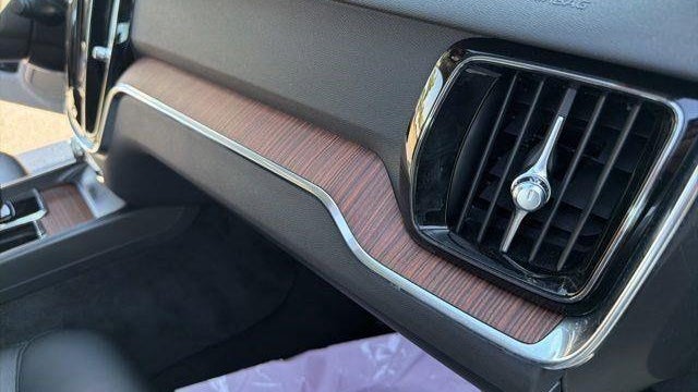 2023 Volvo S60 B5 Core Black Edition