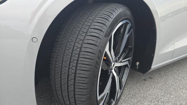 2023 Volvo S60 B5 Core Black Edition