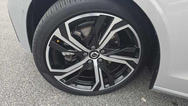 2023 Volvo S60 B5 Core Black Edition