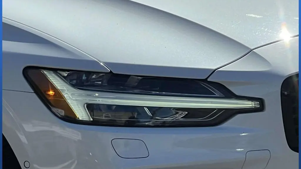2023 Volvo S60 B5 Plus Dark Theme