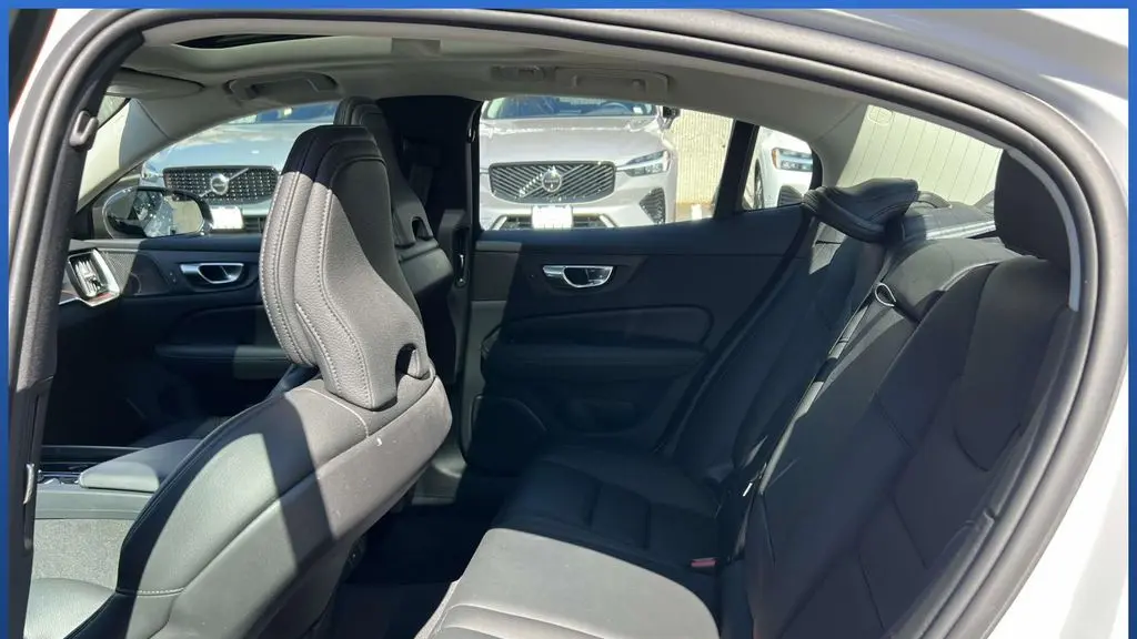 2023 Volvo S60 B5 Plus Dark Theme