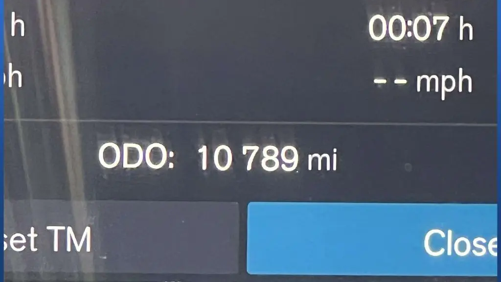 2023 Volvo S60 B5 Plus Dark Theme