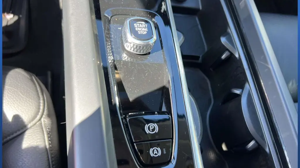 2023 Volvo S60 B5 Plus Dark Theme